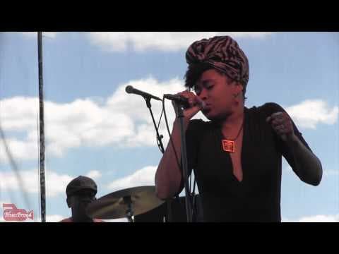 Miniatura del vídeo de NIKKI HILL