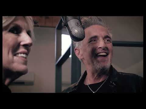 Miniatura del vídeo de COLIN JAMES