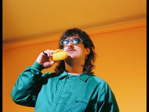 Miniatura del vídeo de M.A.M.I.