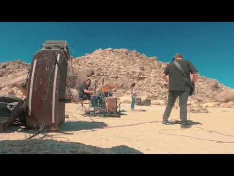 Miniatura del vídeo de YAWNING MAN + SOFTSUN