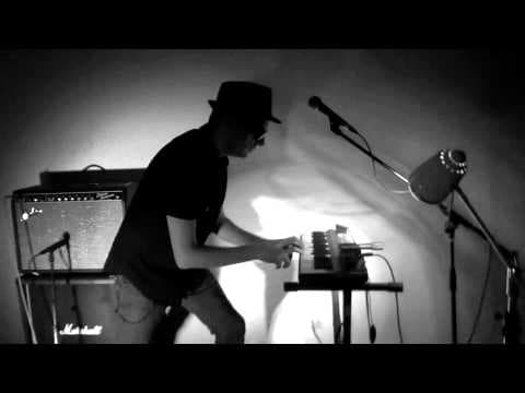 Miniatura del vídeo de CAUSTIC ROLL DAVE